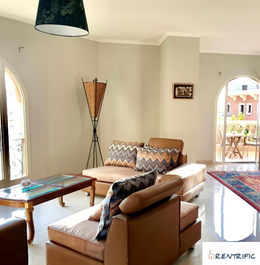 Rentrific Apartment *